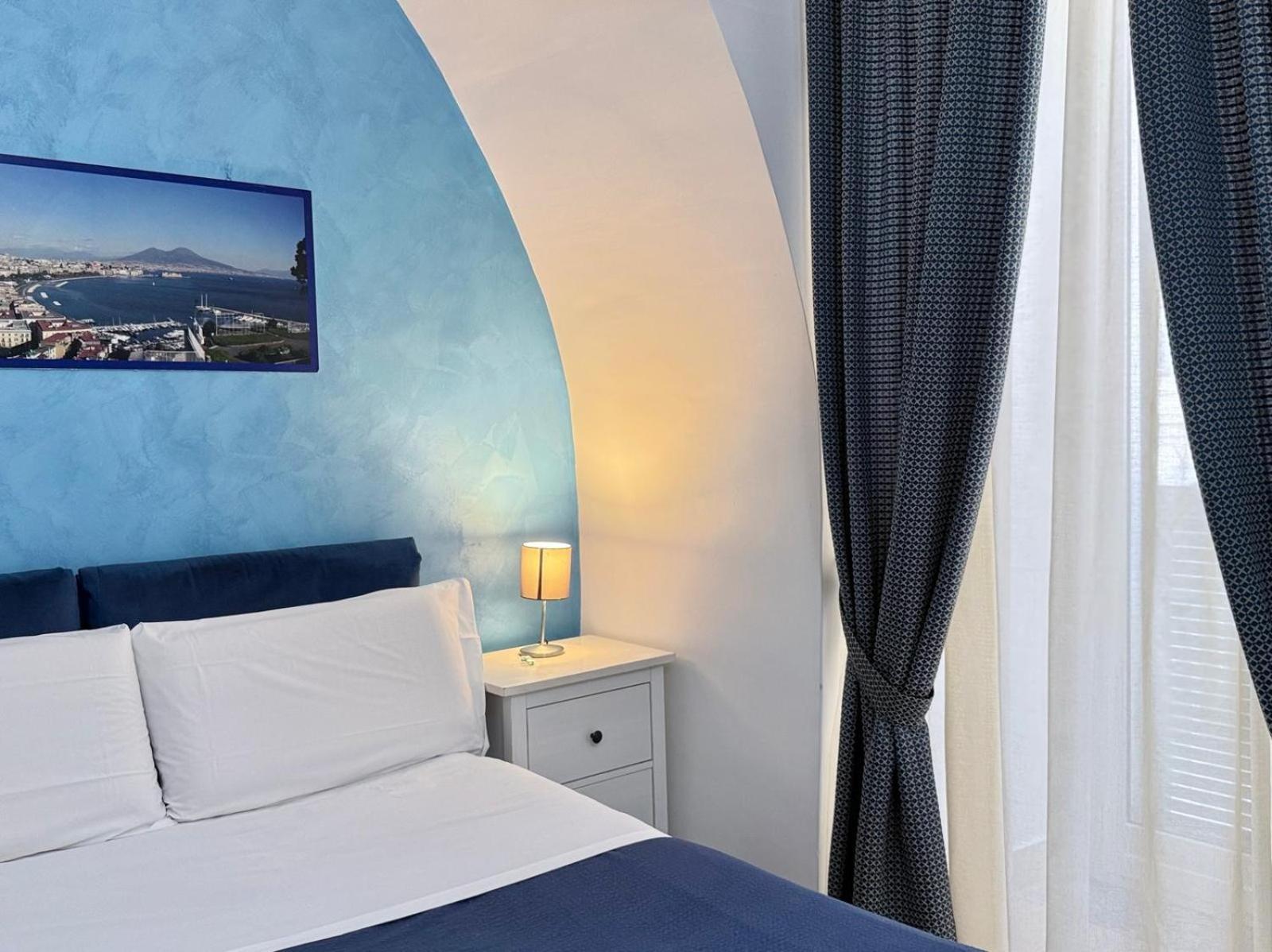 Chiaia Suites نابولي الغرفة الصورة