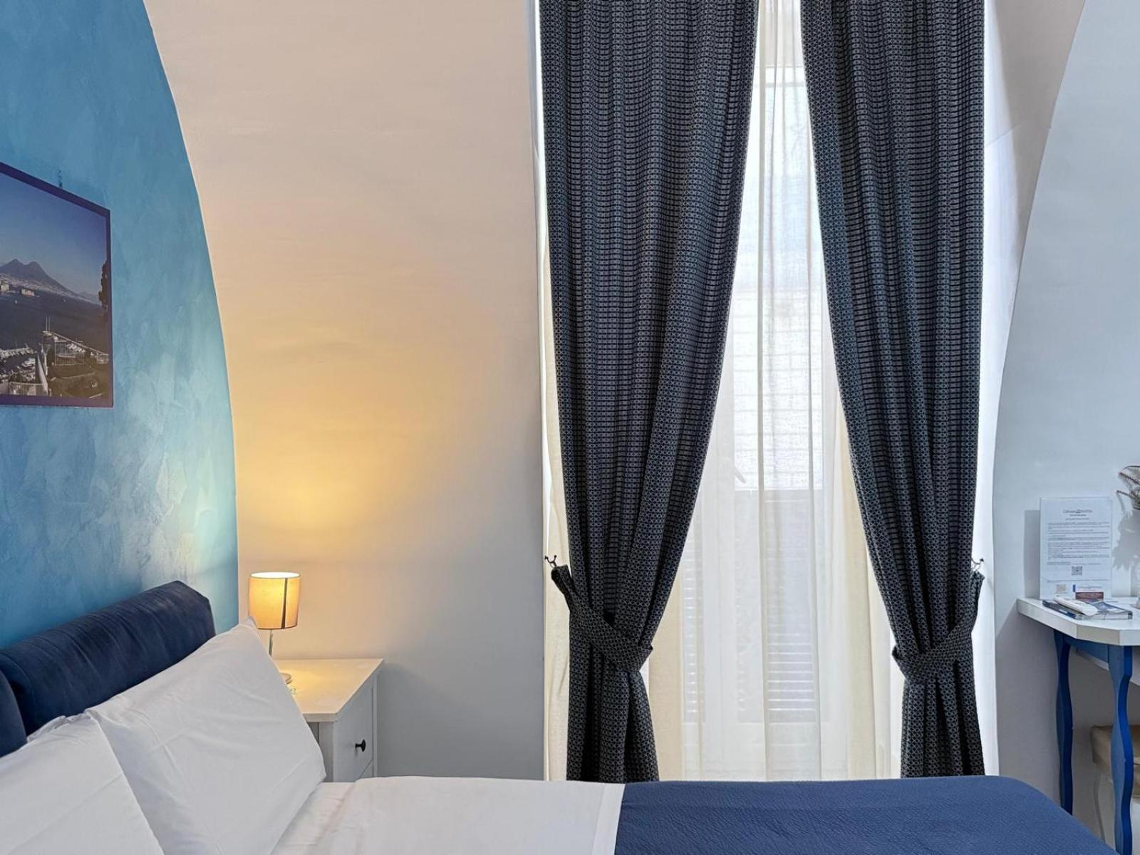 Chiaia Suites نابولي الغرفة الصورة