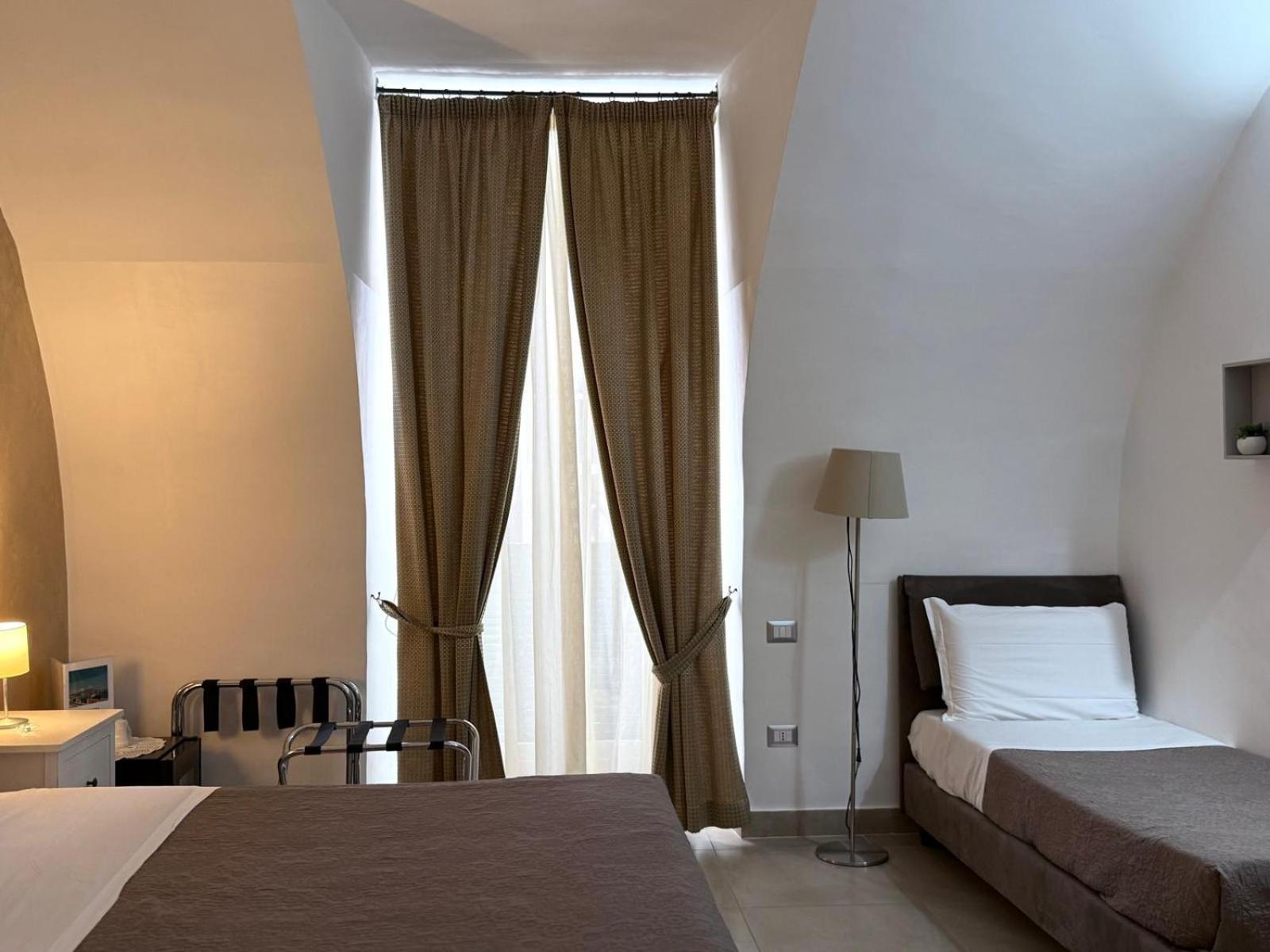 Chiaia Suites نابولي الغرفة الصورة