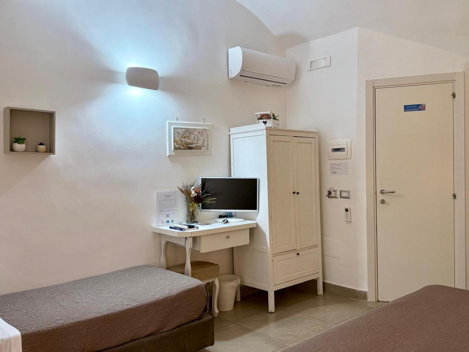 Chiaia Suites نابولي الغرفة الصورة