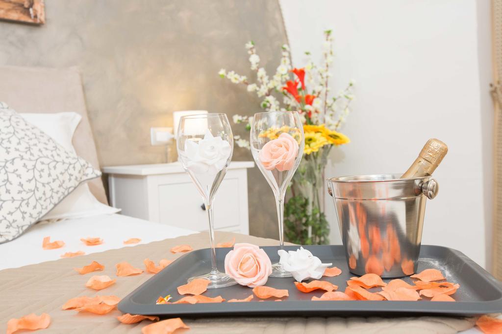 Chiaia Suites نابولي المظهر الخارجي الصورة